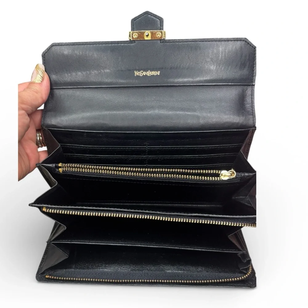 SOLD ❌ Yves Saint Laurent crocodile-embossed black leather wallet - Picture 5 of 7
